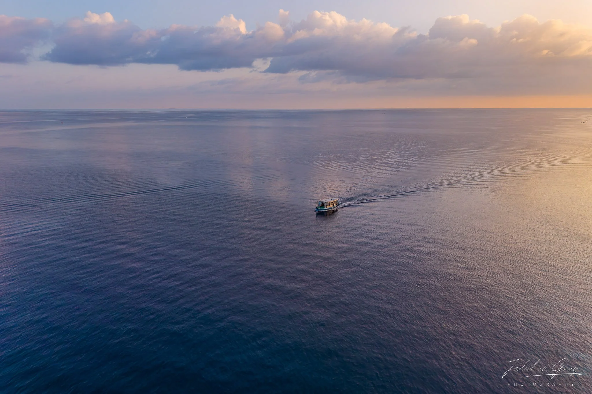 jedidiah-gray_maldives-boat-aerial-view_01.jpg