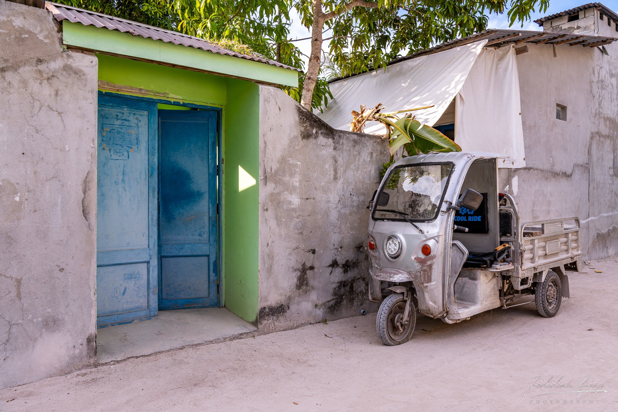 jedidiah-gray_maldives-street_01.jpg