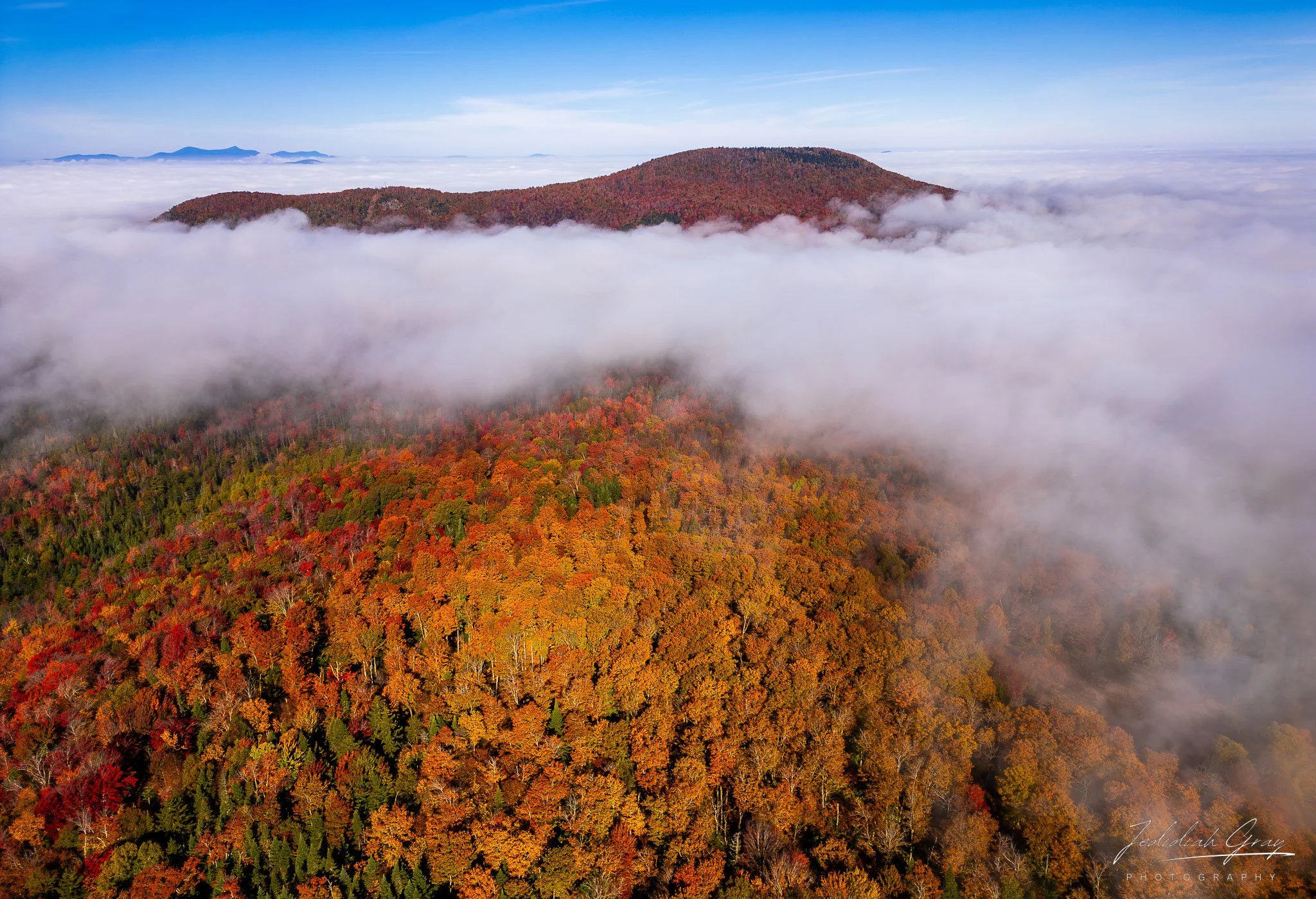 jedidiah-gray_vermont-mountain-fog-fall_01.jpg