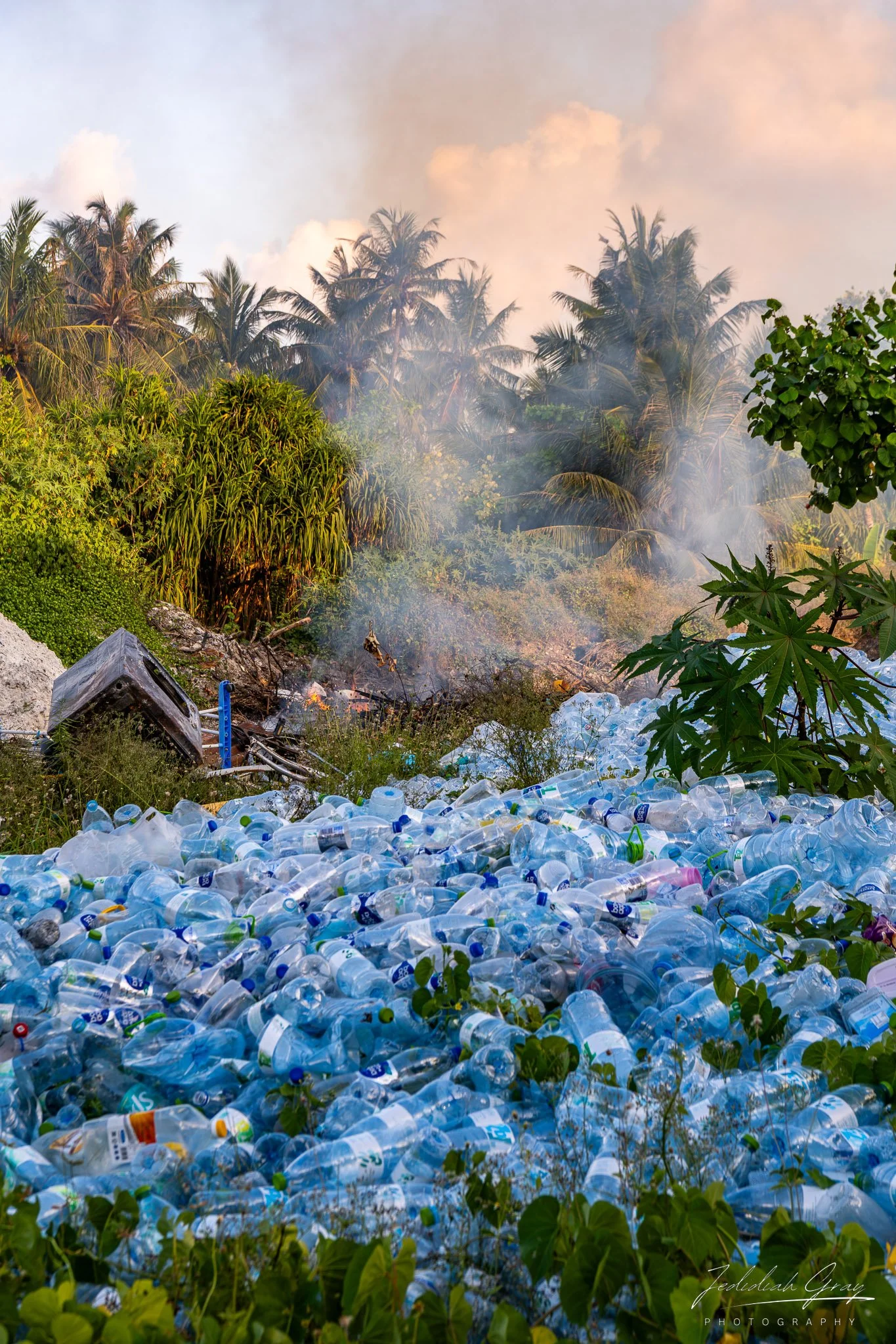 jedidiah-gray_maldives-plastic-bottles_01.jpg