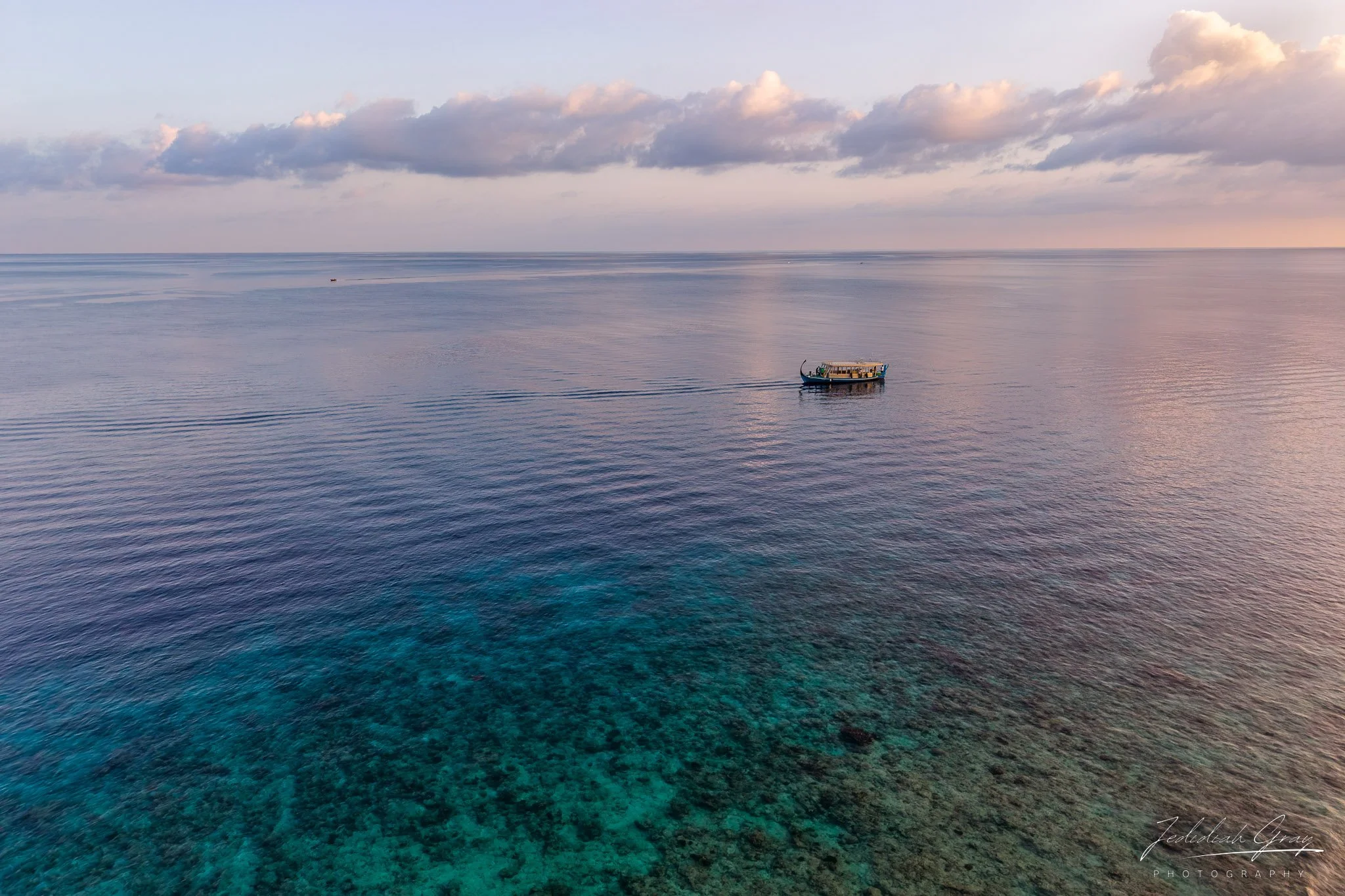 jedidiah-gray_maldives-boat-aerial-view_02.jpg