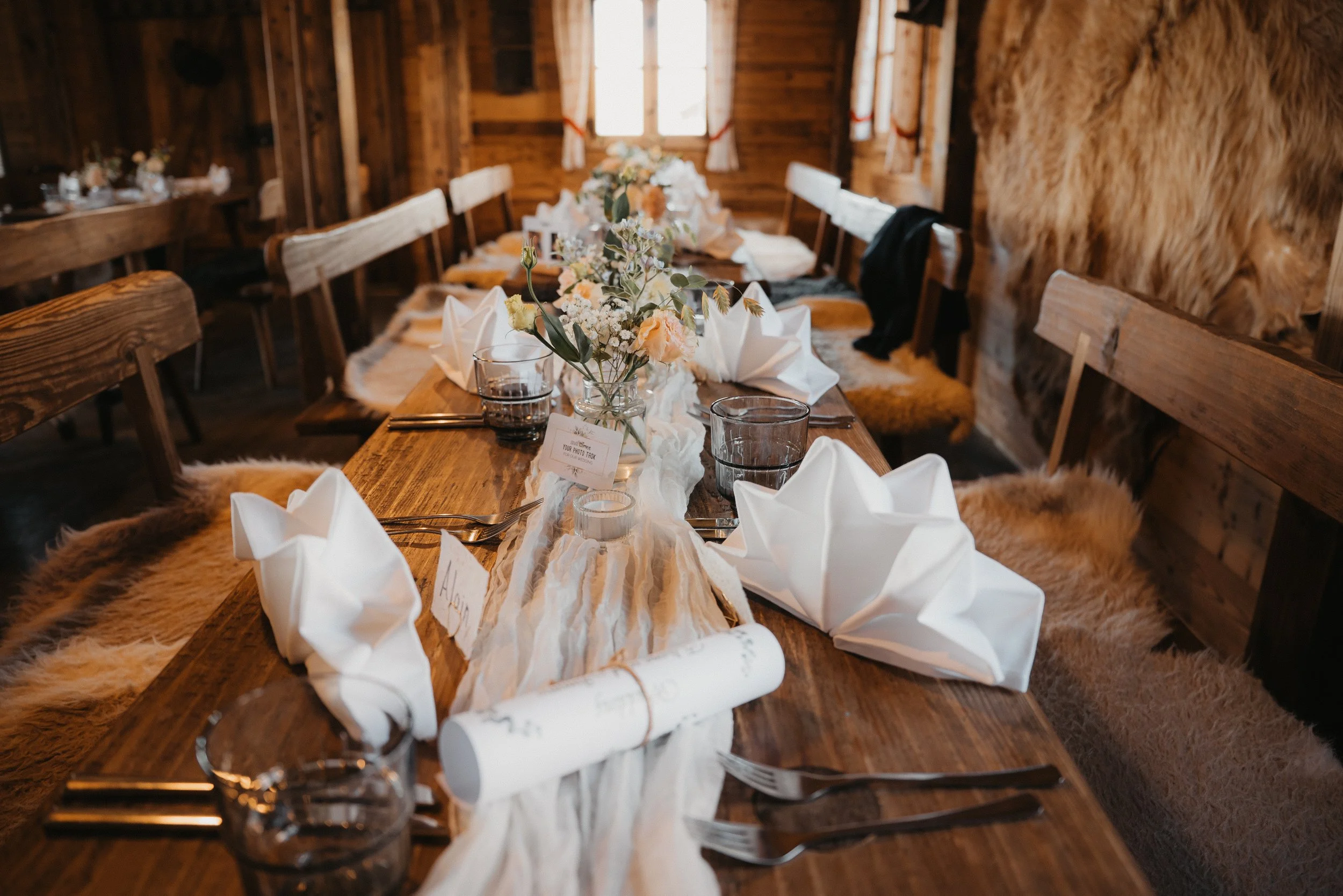 	

Hochzeit von E & J auf dem Hahnenmoos Adelboden im Schlemmer -Chalet mirj mathys