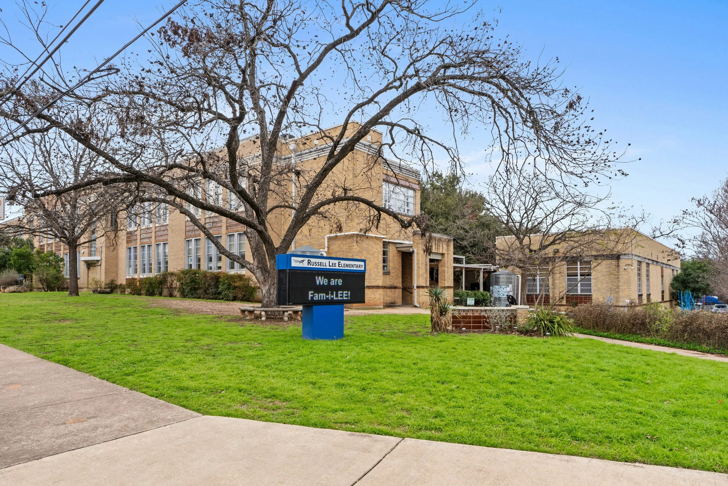 Y048-477213-Lee Elementary_0001_13941272.jpg