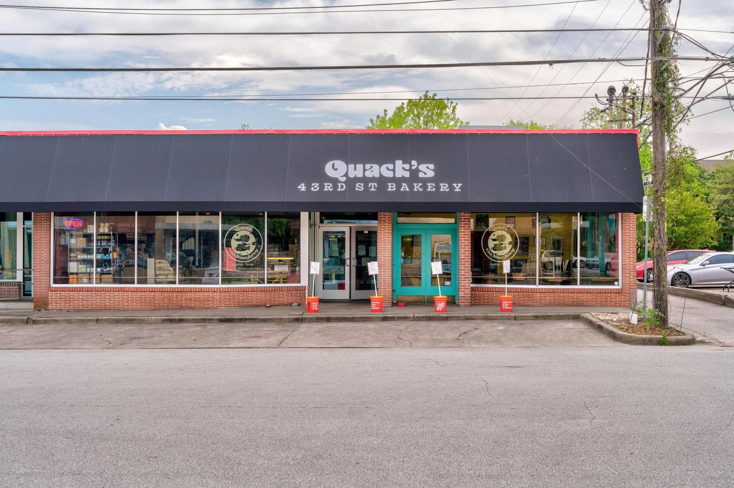 074-477213-Hyde Park Quack_s Bakery_13942054.jpg