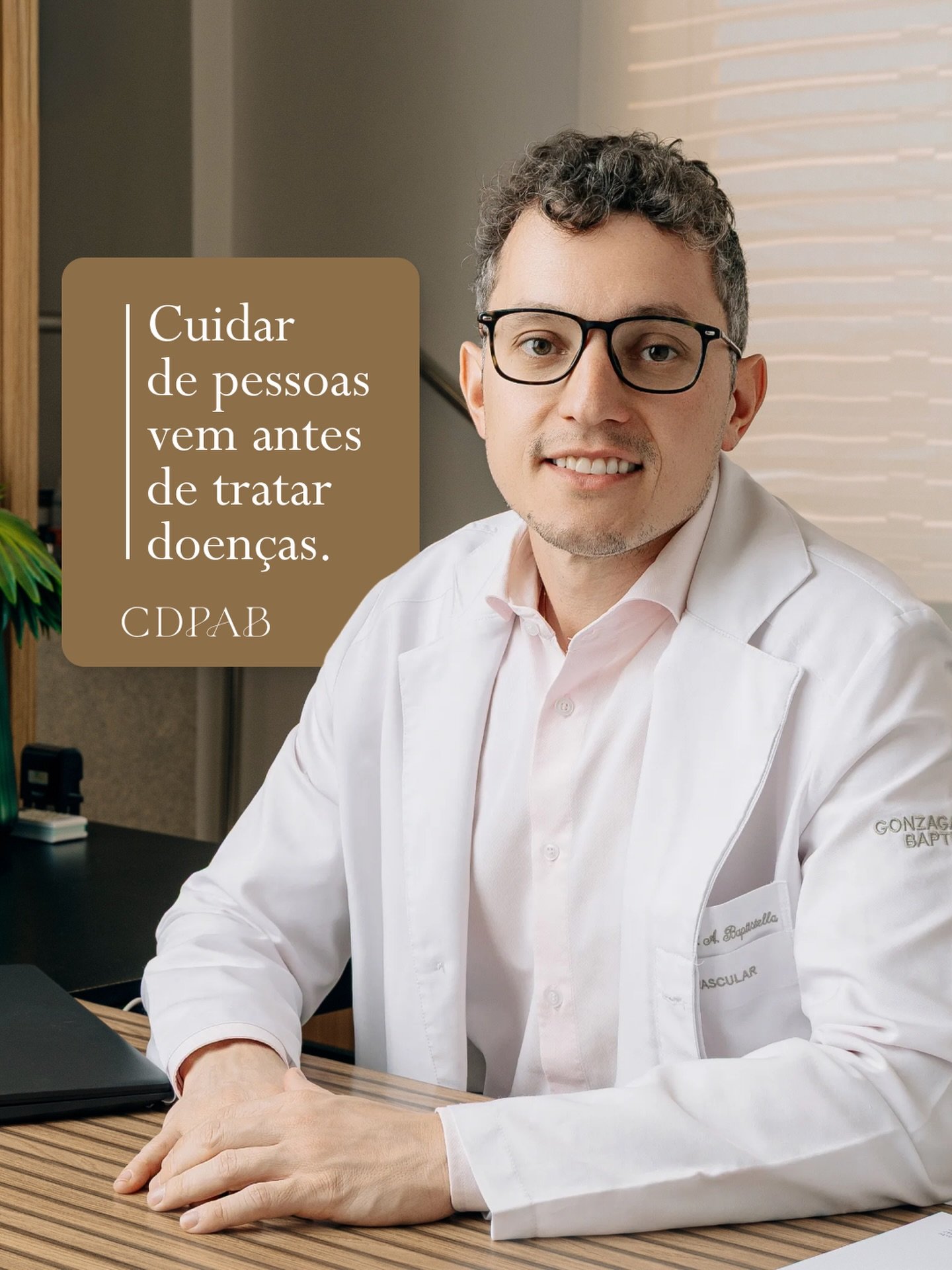 Cada paciente carrega uma hist&oacute;ria, uma rotina e uma preocupa&ccedil;&atilde;o diferente. Por isso, o cuidado m&eacute;dico precisa ir al&eacute;m do diagn&oacute;stico.

No consult&oacute;rio, o foco &eacute; ouvir, orientar com clareza e ind