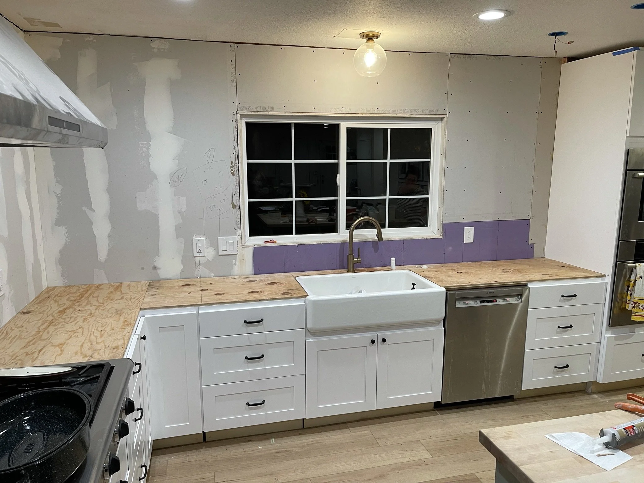 Installd these cabinets and appliances for a Homeowner, got them installed and ready  ahead of schedule, and ready for the Quartz countertop installation.