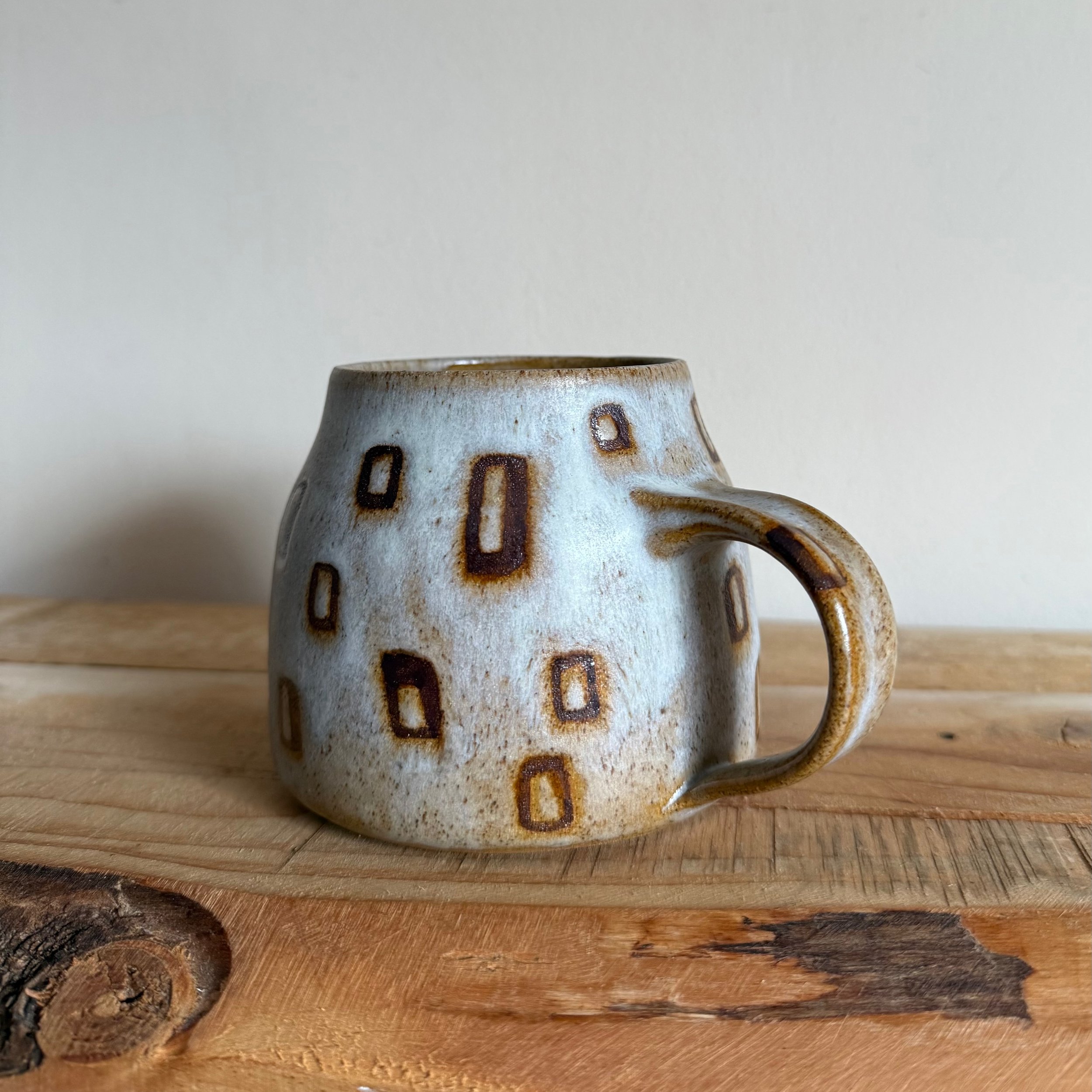 Curved patterned mug no.2