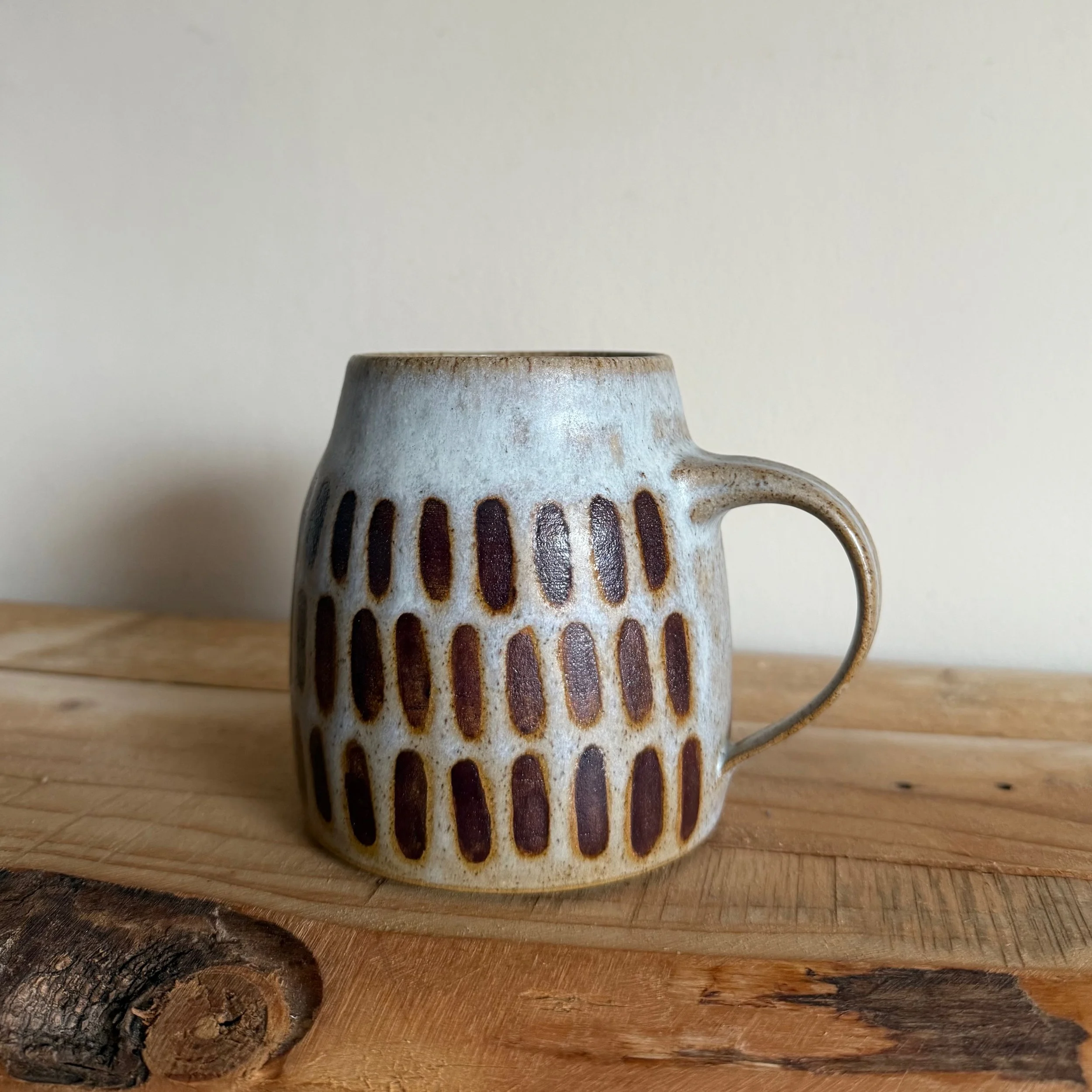 Curved patterned mug no.3