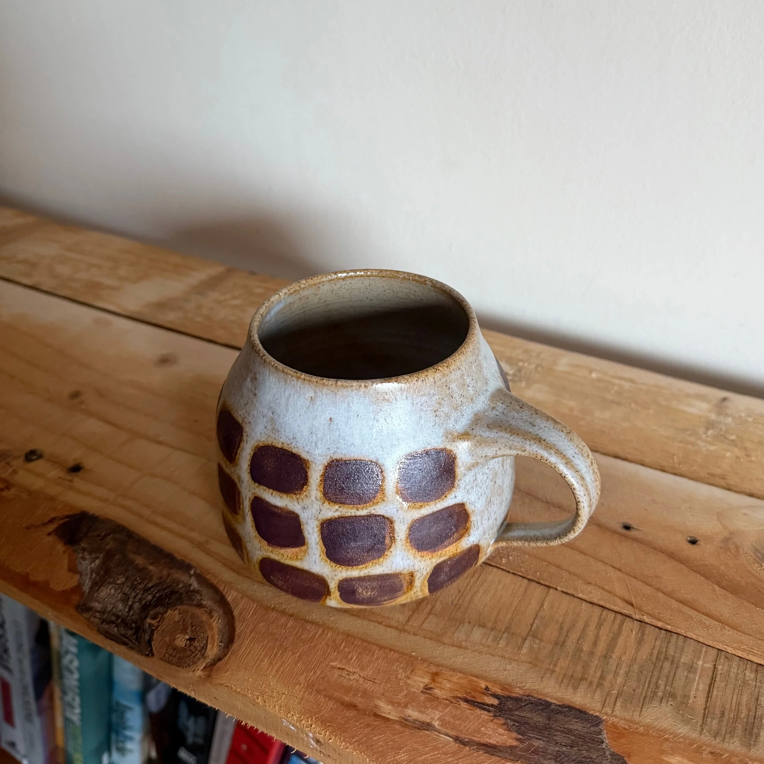 Curved patterned mug no.4