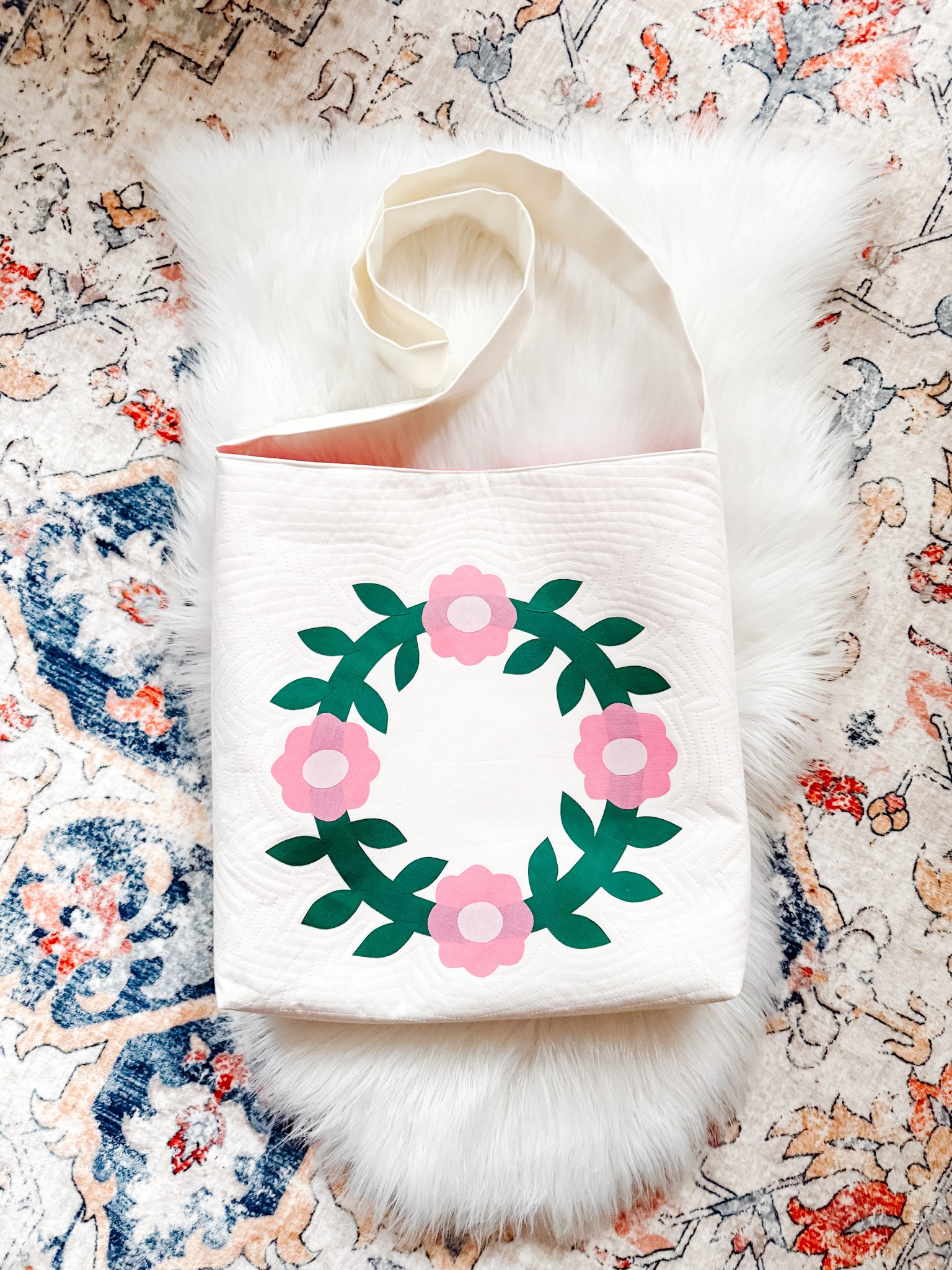 Ring Around the Rosy Applique Tote Quilt Pattern