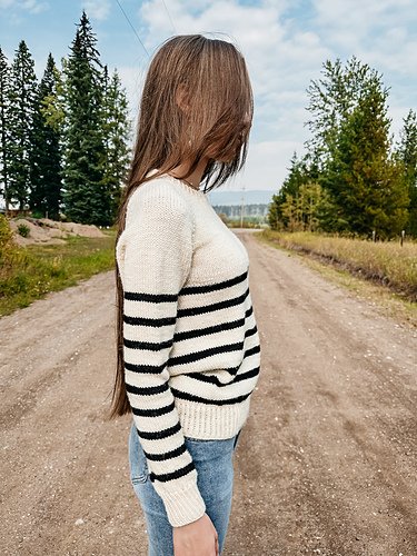 https://www.ravelry.com/patterns/library/claudia-raglan-pullover