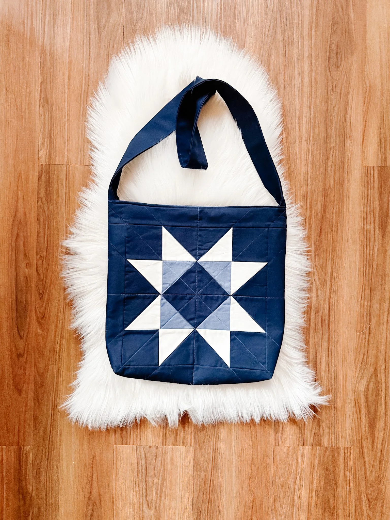 sawtooth quilted tote
