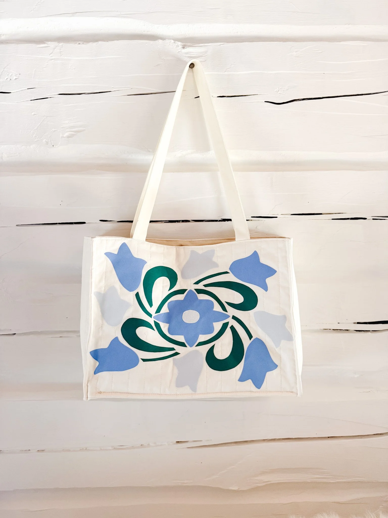 Blue Tulips Quilted Applique Boxy Tote Pattern