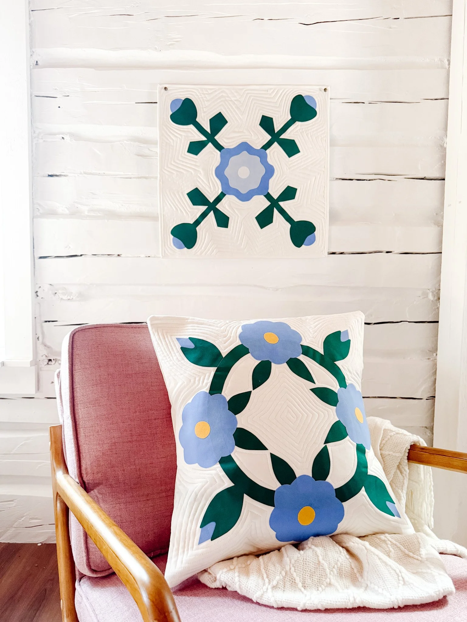 Bachelor Button Applique Wall Hanging Quilt Pattern