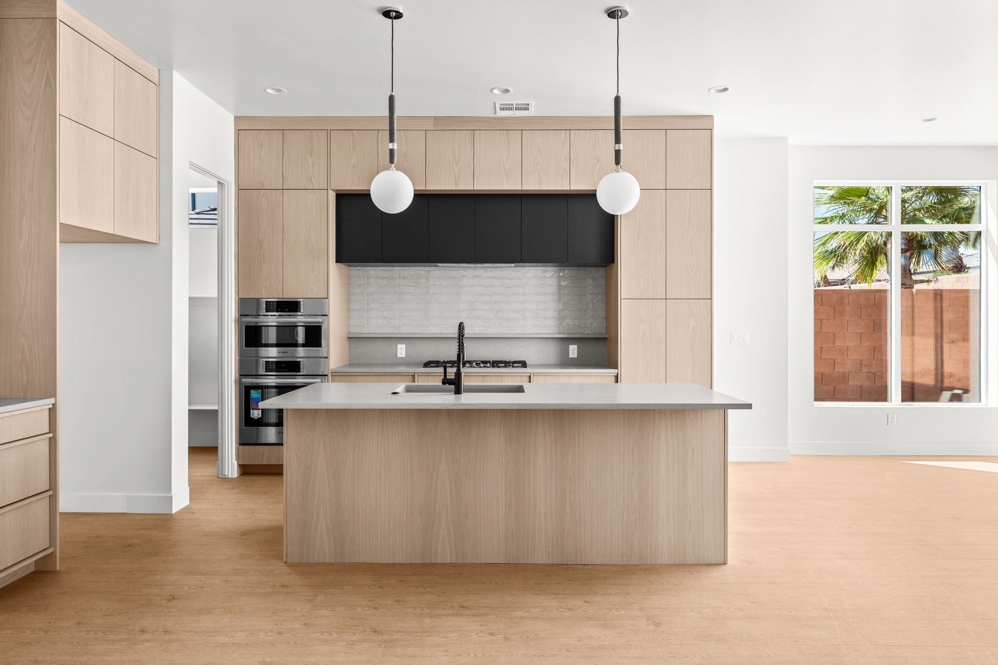 4-web-or-mls-2802 S 3600 W - www.aspencreativemedia.com - 5.jpg