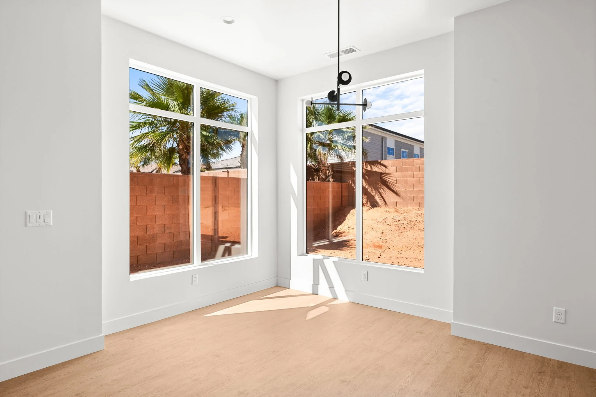 11-web-or-mls-2802 S 3600 W - www.aspencreativemedia.com - 7.jpg