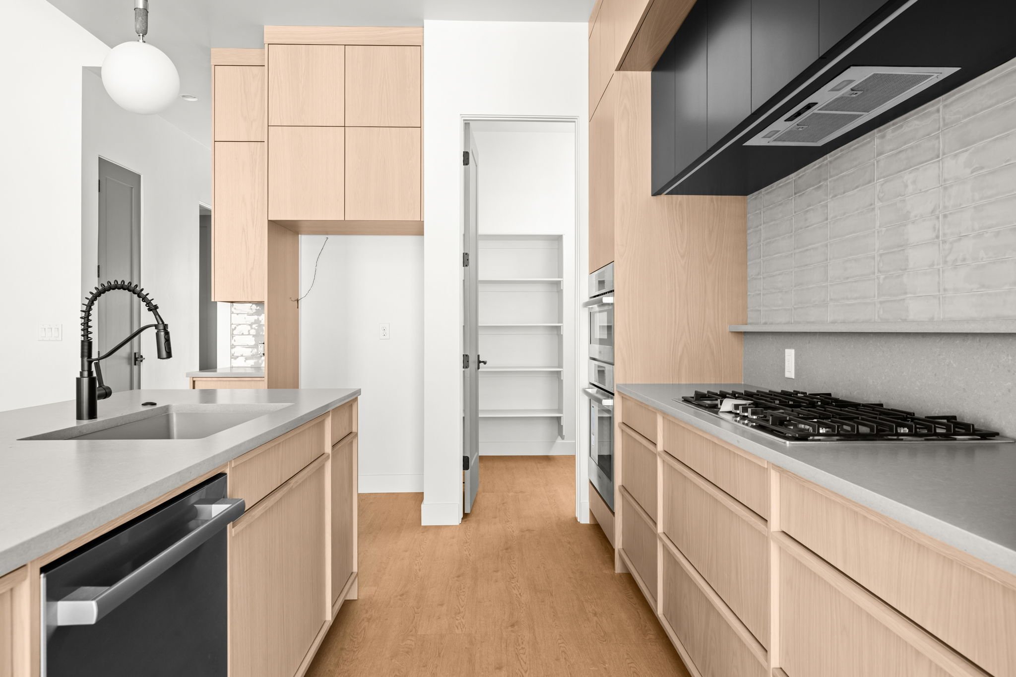 6-web-or-mls-2802 S 3600 W - www.aspencreativemedia.com - 8.jpg