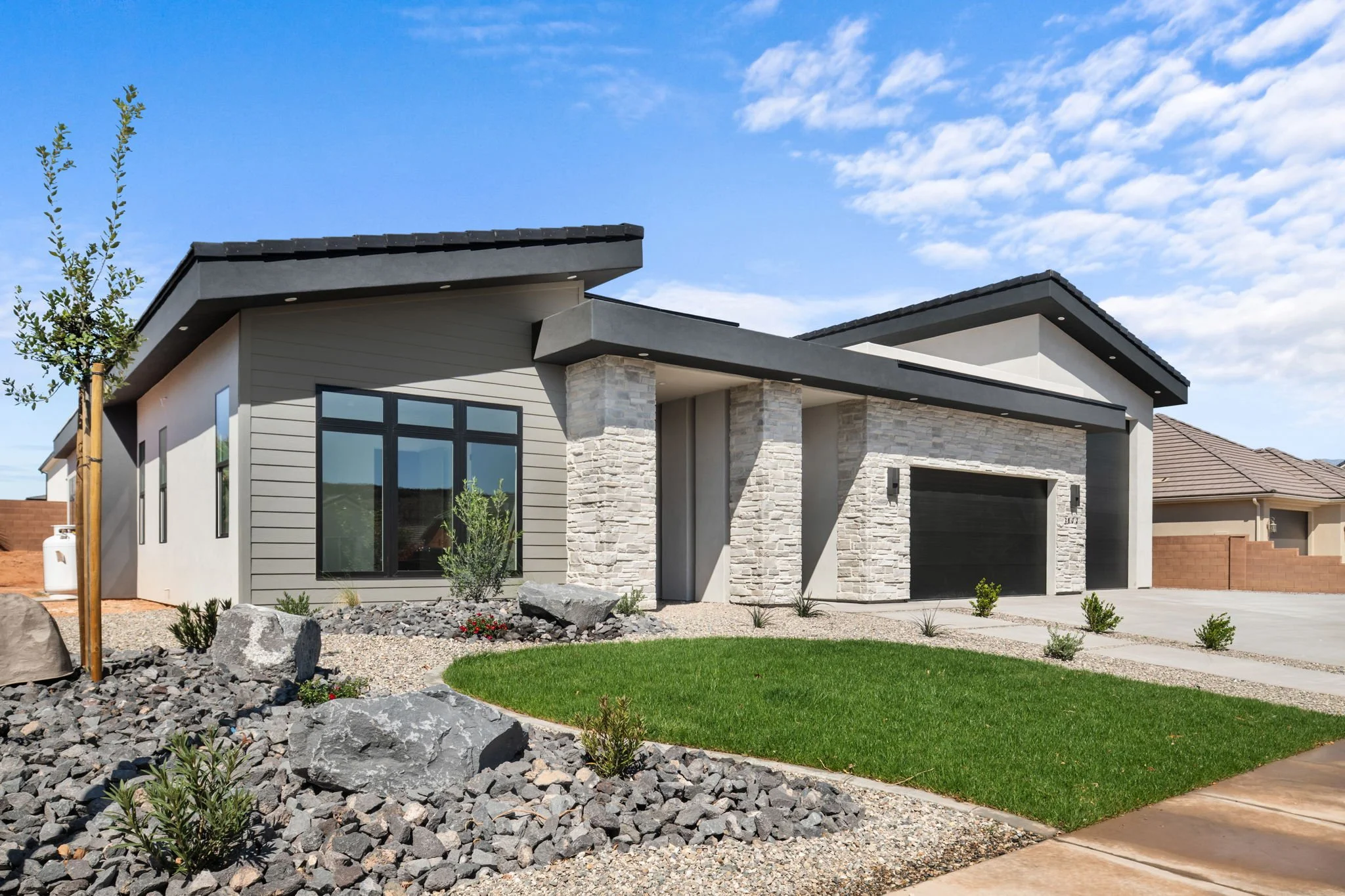 2-web-or-mls-2802 S 3600 W - www.aspencreativemedia.com - 35.jpg