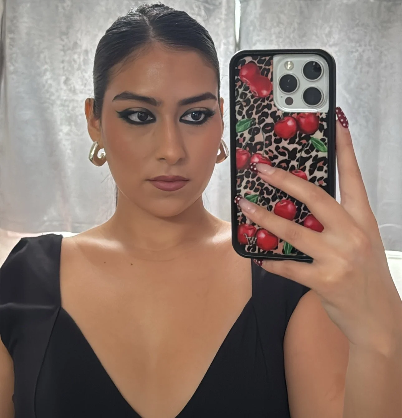 having fun with the eyes 

face:
@maccosmetics primer 
@NARS Cosmetics light reflecting foundation 
Natasha Denona concealer 
@Hourglass Cosmetics concealer 
@Anastasia Beverly Hills bronzer 
@Huda Beauty baking powder 
@Charlotte Tilbury pressed pow