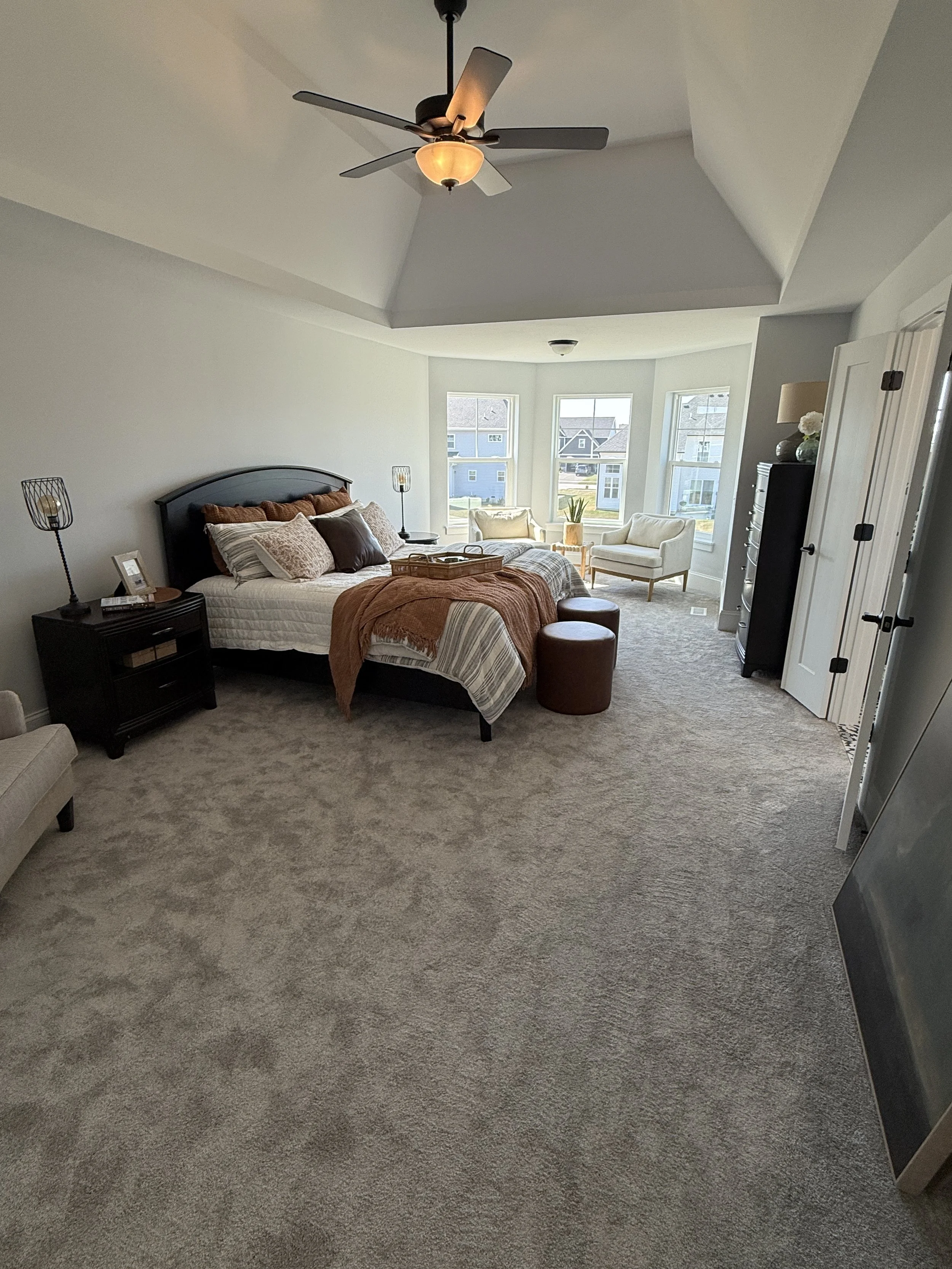 Before and after virtual staging transformation by Blueprint Media Co.