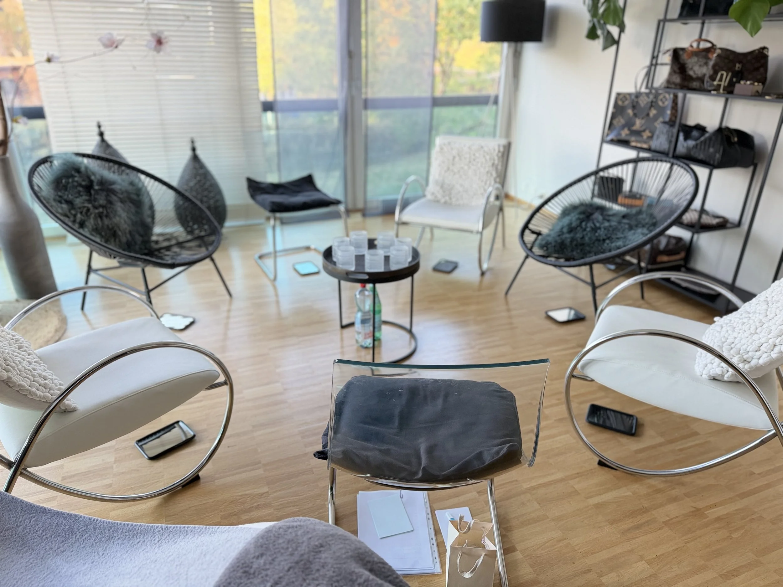 Stuhlkreis für einen Face Reading Workshop von Michèle Stoffler in Basel