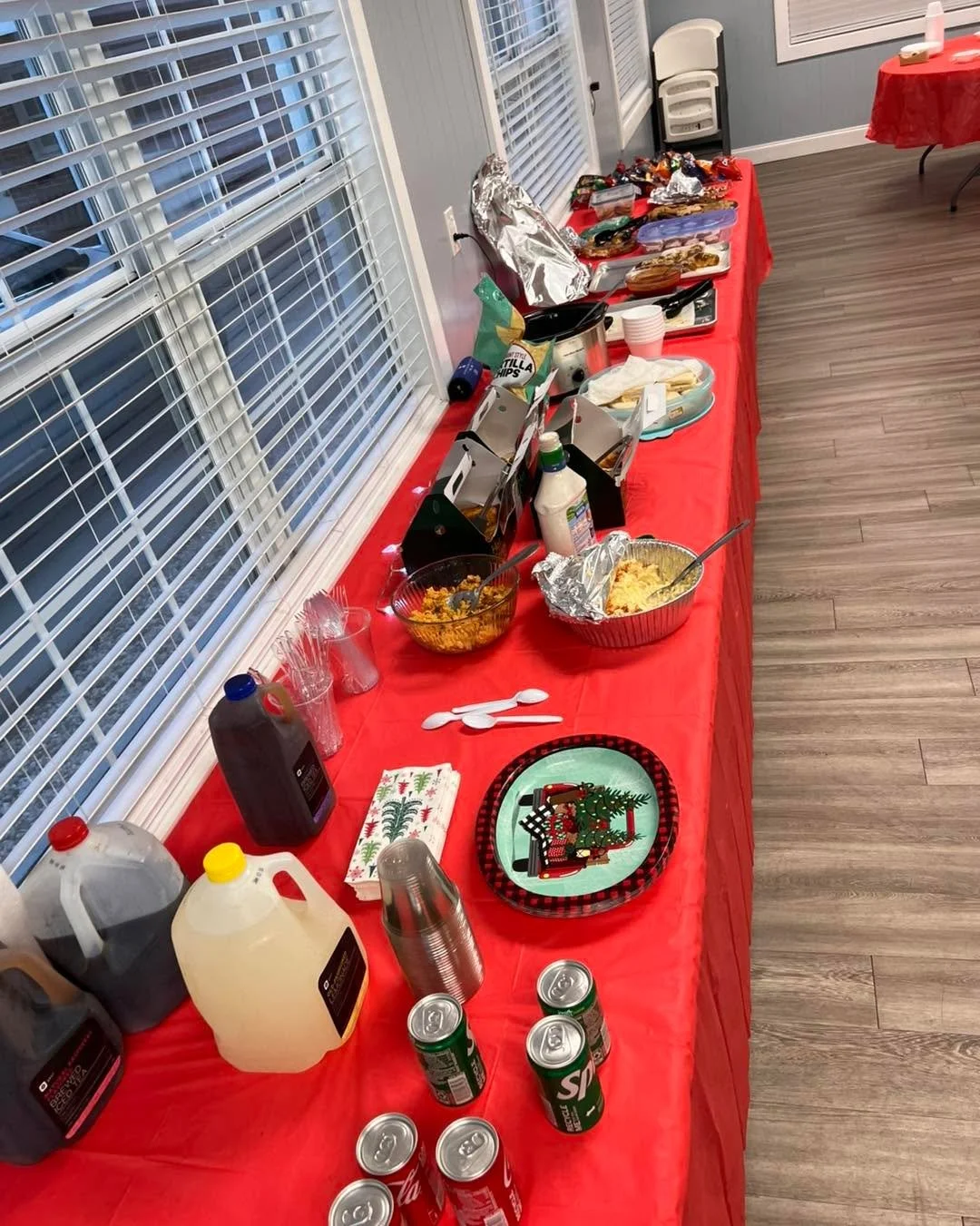 That&rsquo;s a wrap!  Last Bible Journaling of 2025. 😱  We had such a fun night!! We made bracelets, ate awesome food, had devotion and a drawing&hellip;And the ladies even got a great gift!  Thank you to all who attended.  See you next year. 🤣