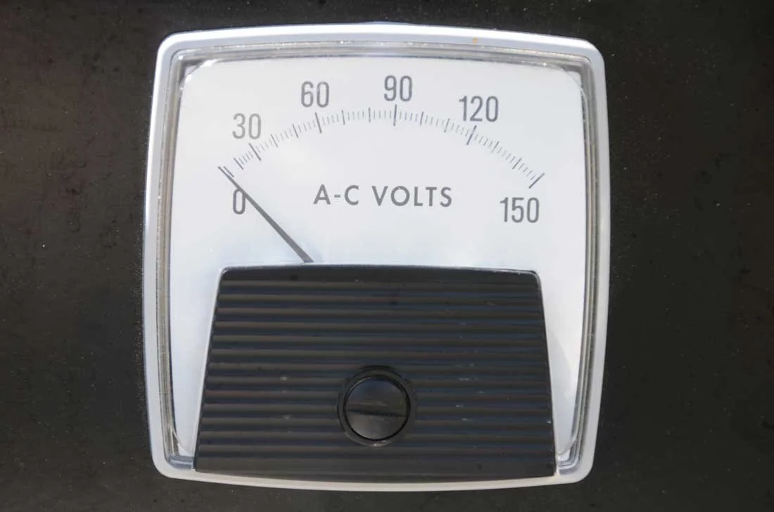 Baumalight-voltage-meter.jpg