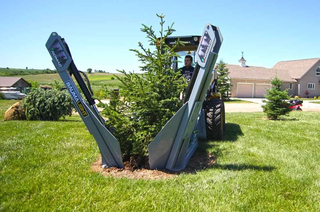 Baumalight-24-inch-tree-spade-in-action.jpg