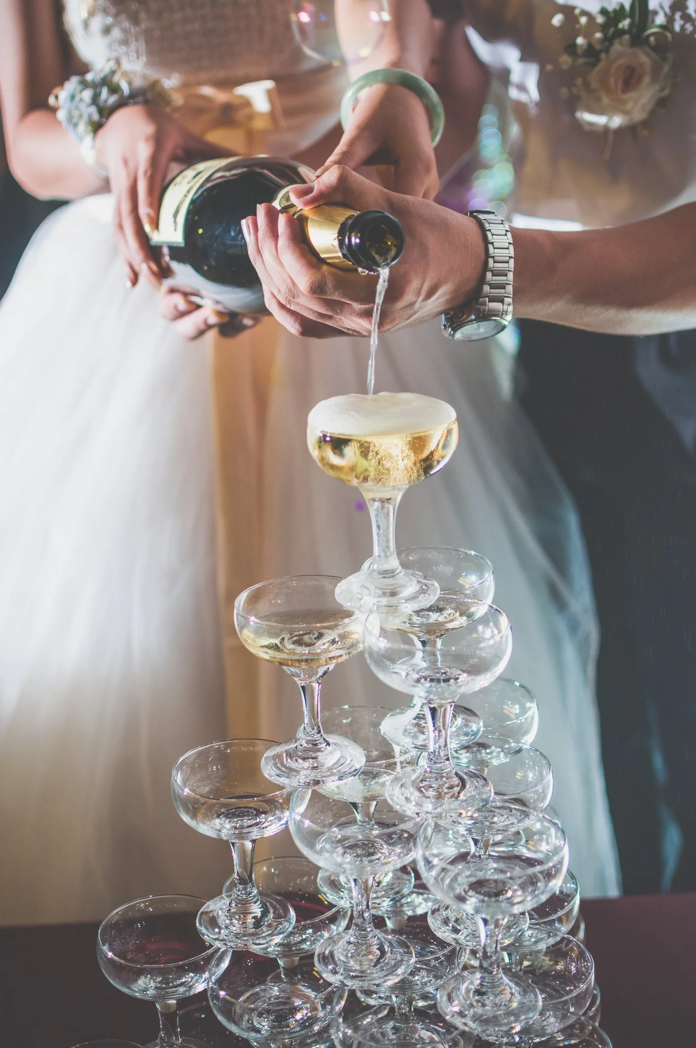 Champagne Pour - iStock.jpg