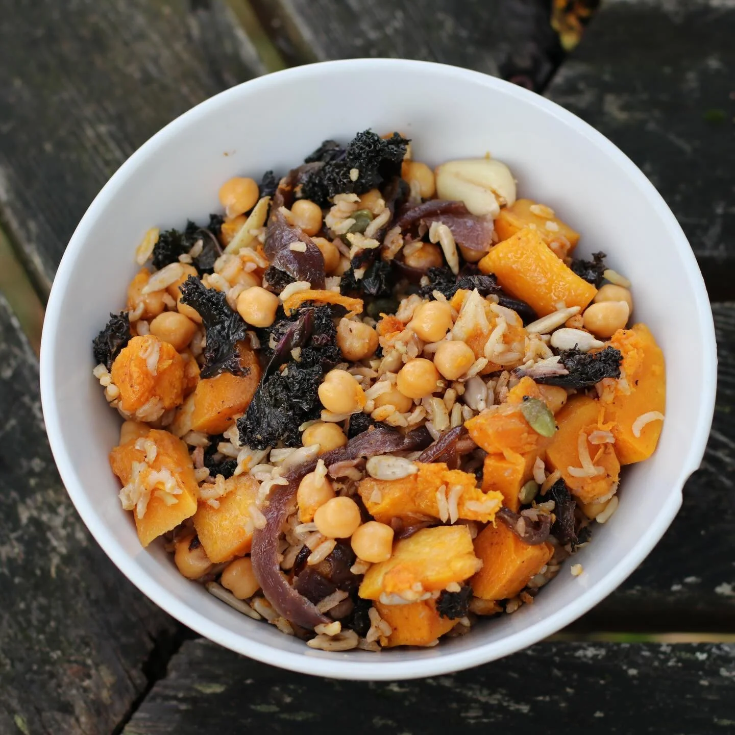 Squash Harvest Bowl 🧡🌱

Winter months in the Pacific Northwest leaves something to be desired: warmth, vitality, sustenance.

This dense, nutrient rich bowl never fails to restore the glow to my skin and provide the energy boost I&rsquo;m craving.
