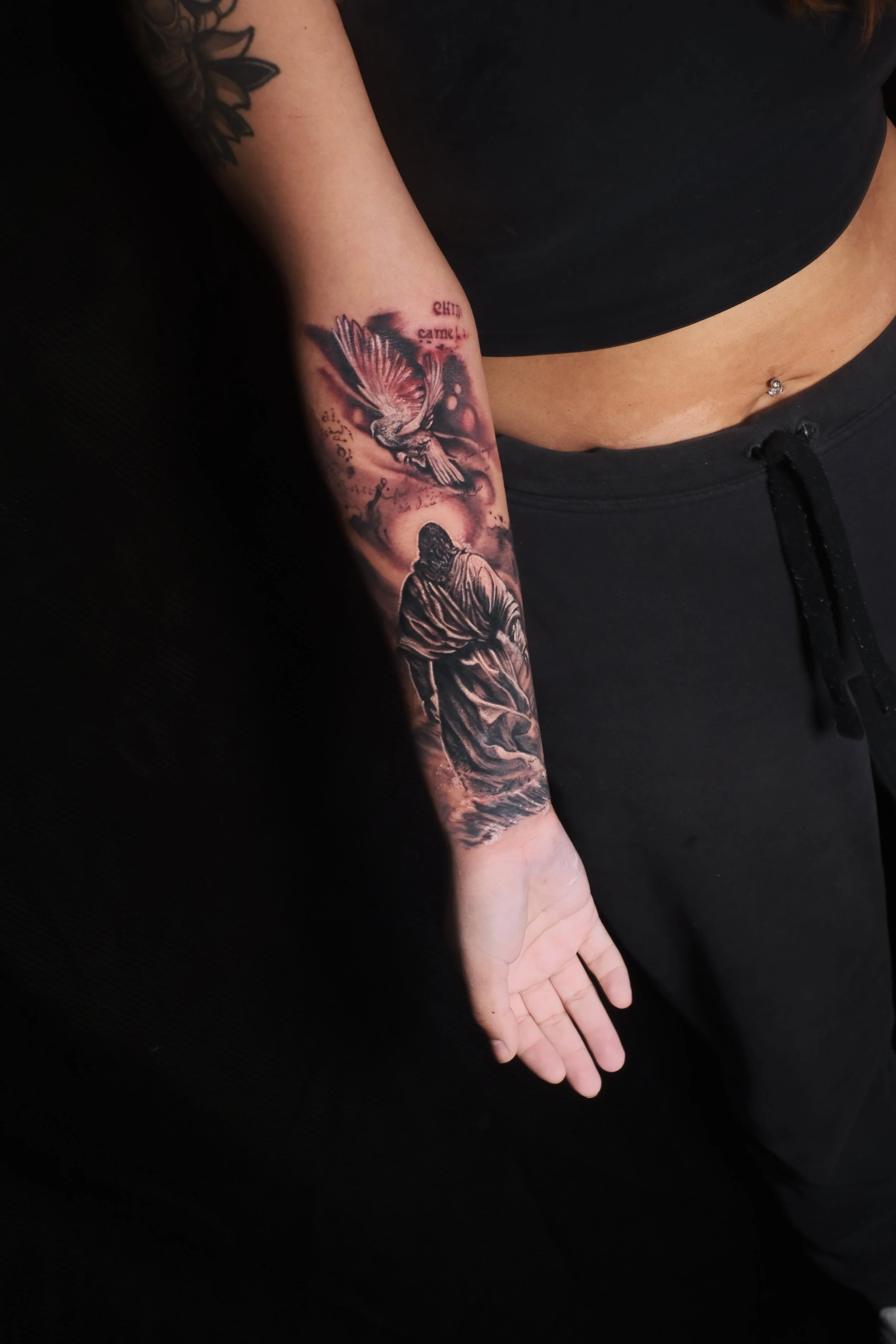 jesus con paloma bng.JPEG