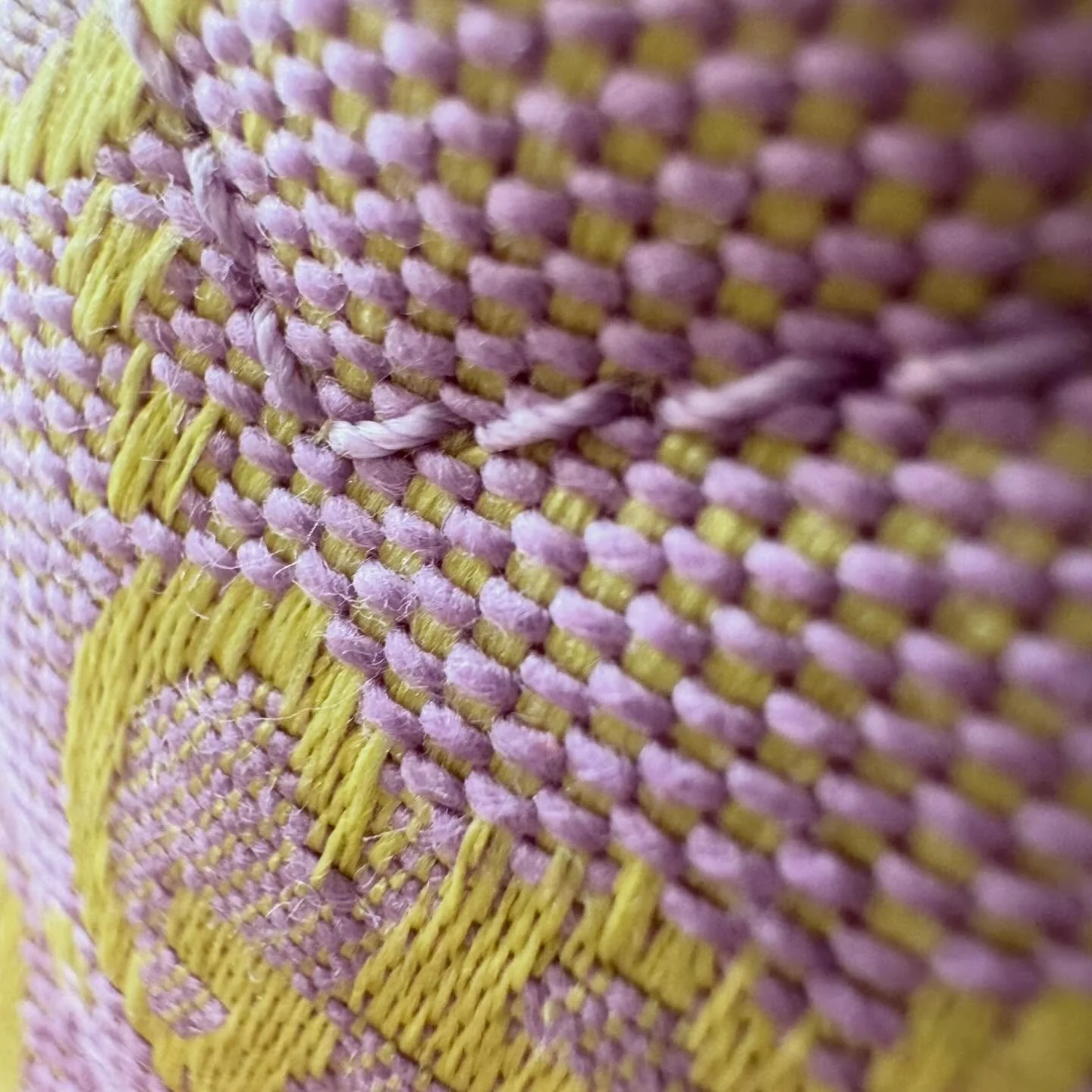 Can you guess the designer of some of our iconic bags? (Answers below)

1) Gucci
2) Balenciaga
3) Miu Miu
4) Jacquemus
5) Burberry
6) Louboutin
7) Louis Vouitton
8) Telfar
9) Prada

#closeup #designerbag #fashionhistory #quiztime realone