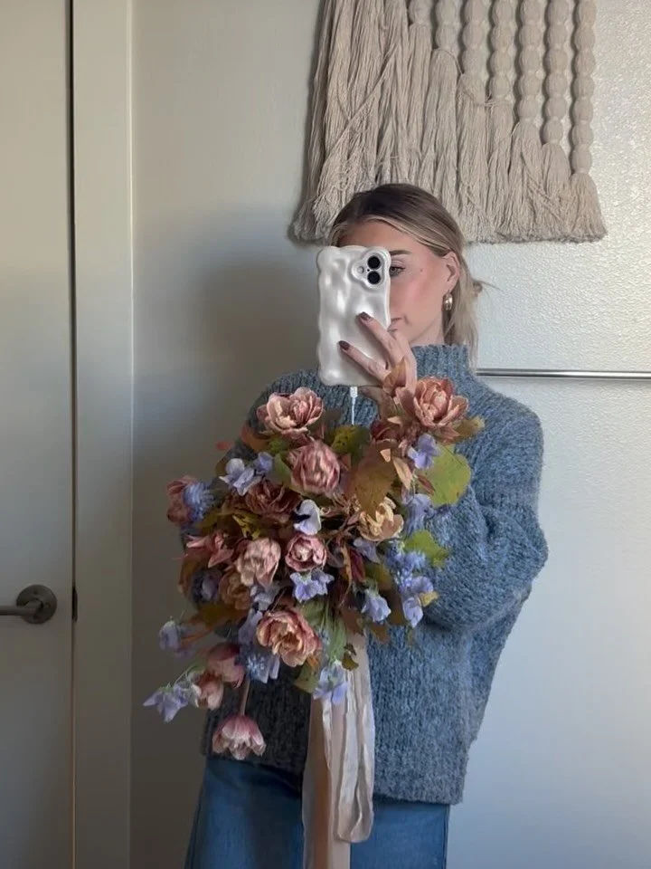 Something about mixing fall &amp; spring &amp; one of my favorite color palettes 🍂✨
&bull;
&bull;
&bull;
&bull;
&bull;
&bull;
&bull;
&bull;

romantic bridal bouquet
dfw florist
mckinney florist
fine art floral design
spring bouquet inspiration
doubl