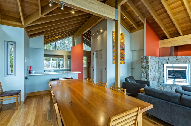 Altezza penthouse angle table kitchen lounge.png