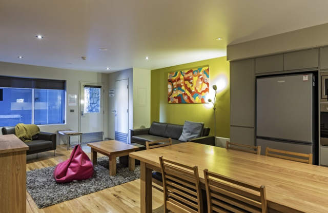 Altezza 2bdr living.png