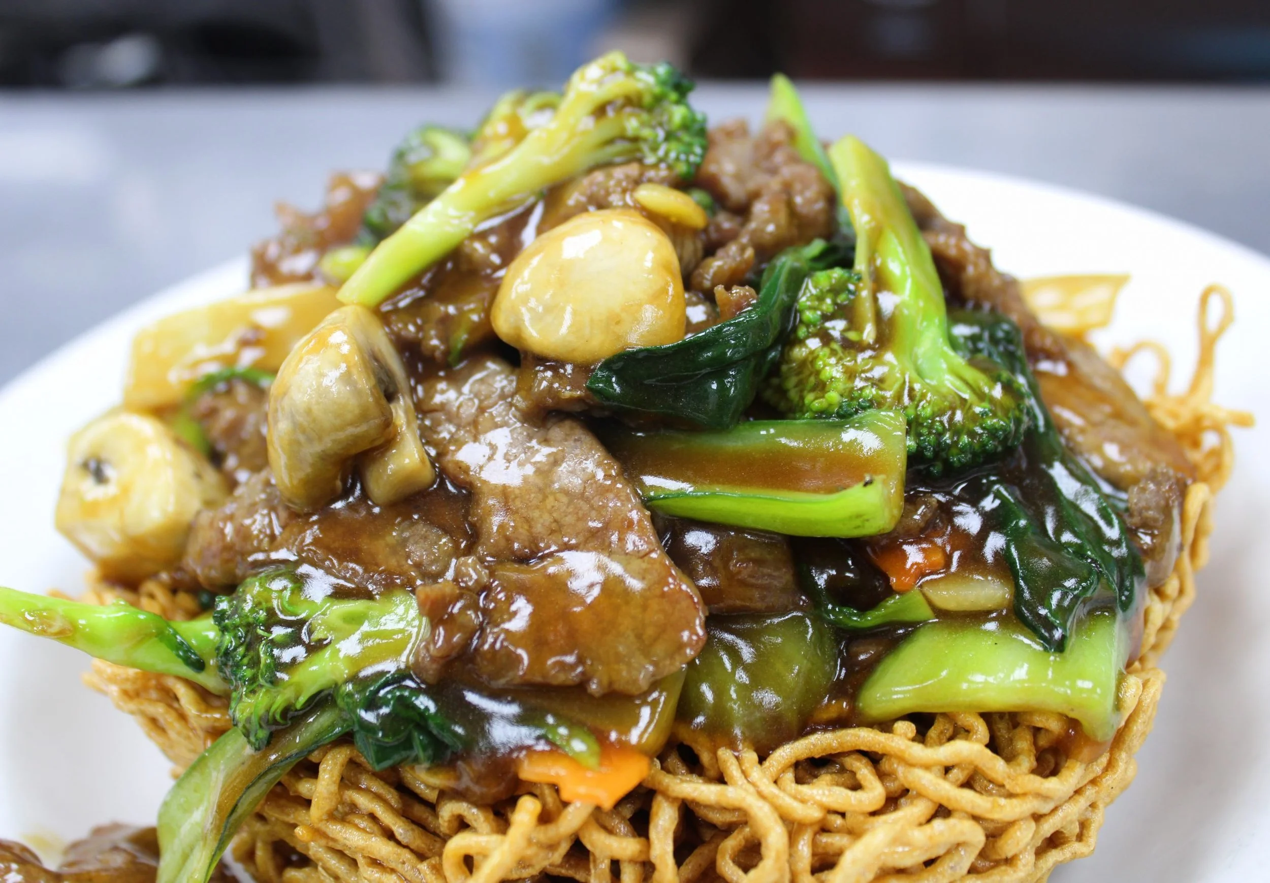 Egg-Noodles-Crispy-or-Soft-sauteed-with-Beef-or-Chicken-and-Vegetables_nam-phuong-scaled.jpg