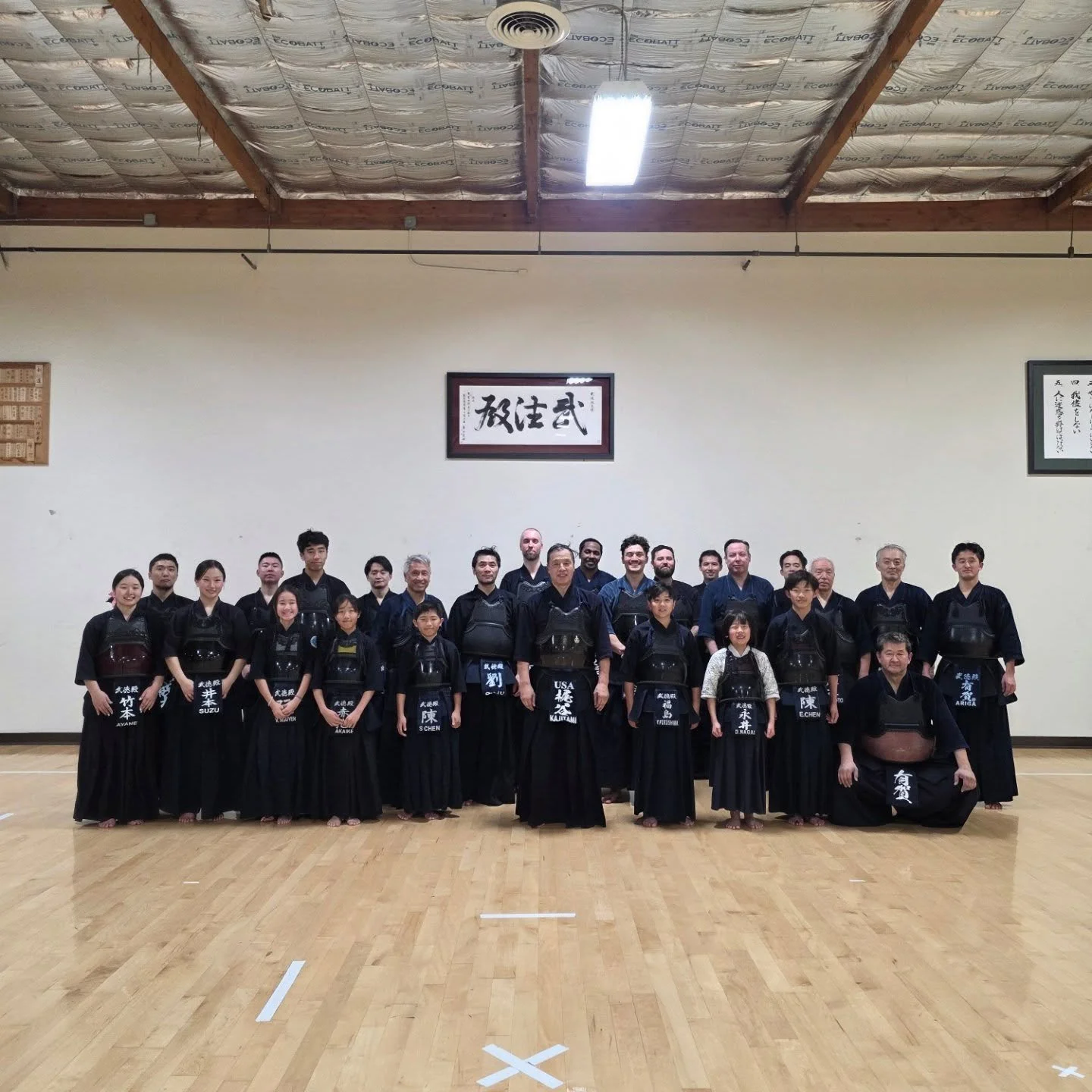 Toshigoshi Keiko 2025&ndash;2026
This year marked the 20th anniversary since we began this event. Although we had to skip one year during the pandemic, we have continued every year without interruption.
Thank you to everyone who joined us last night.