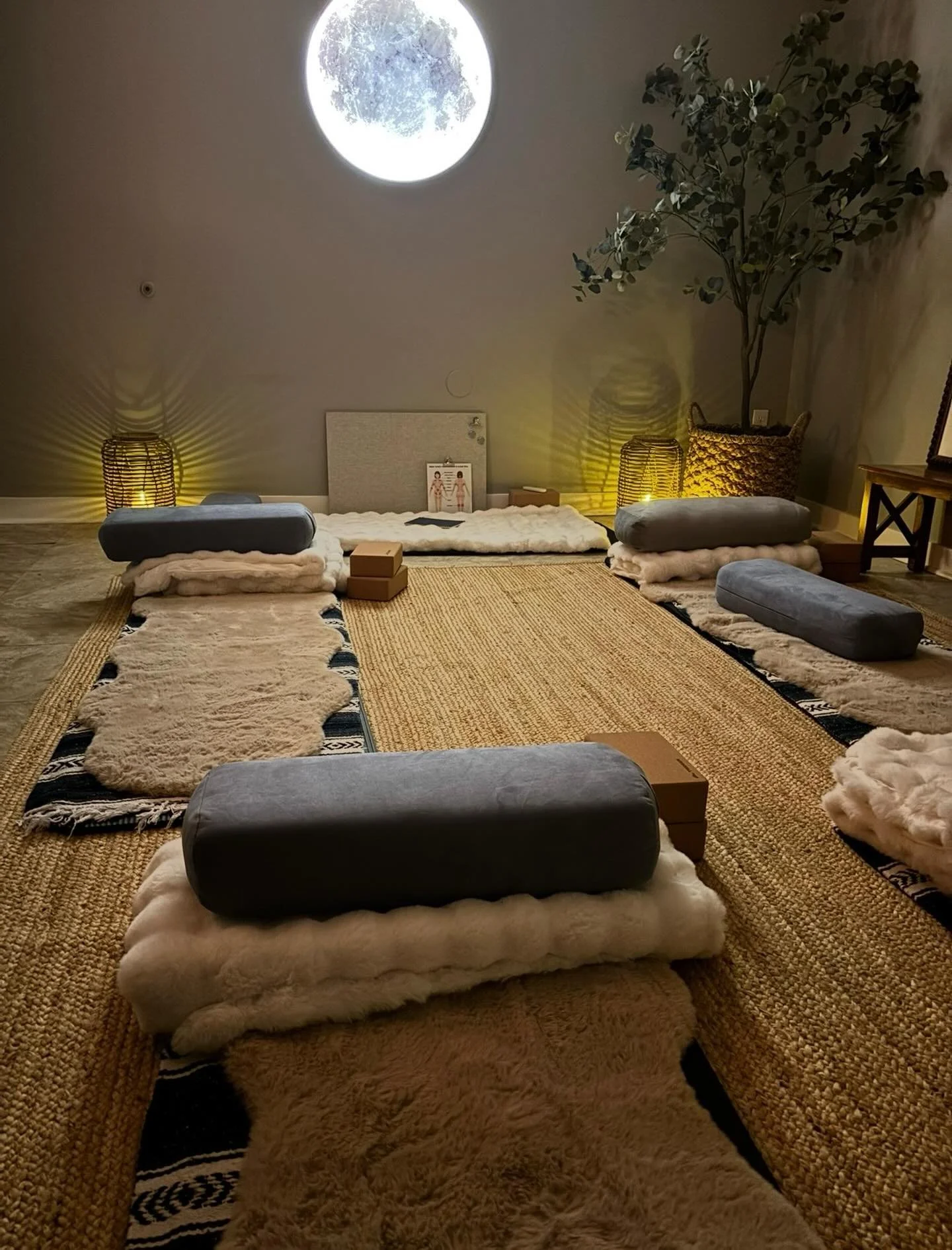 Wellness should feel personal.

With a maximum of three guests, each session is intentionally intimate&mdash;whether you come solo or share the experience with friends.

Think:
A quiet room
Soft lighting
Customized comfort (music, temperature, props)