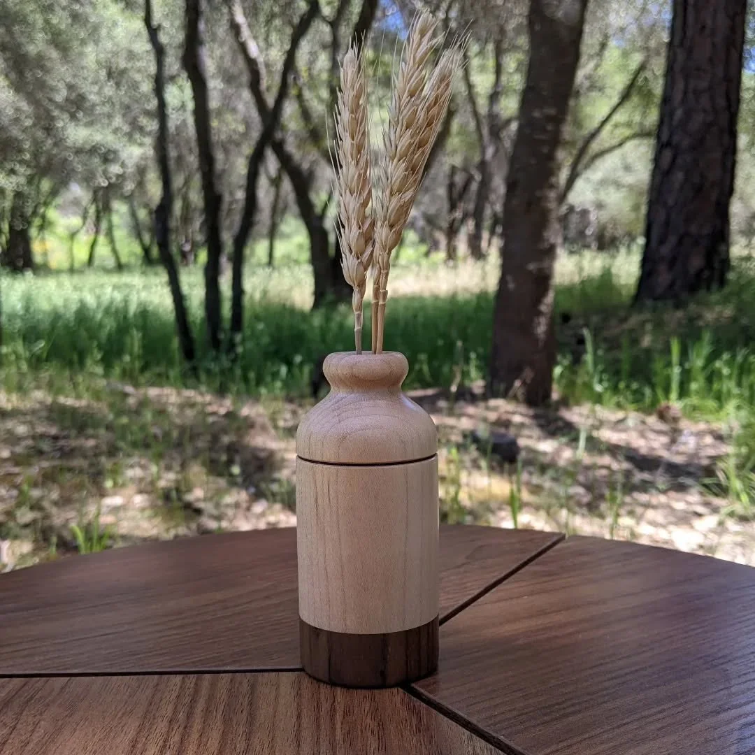 Tried out another multi wood design today! 

#woodturning #woodturner #handmade #handcrafted #budvase