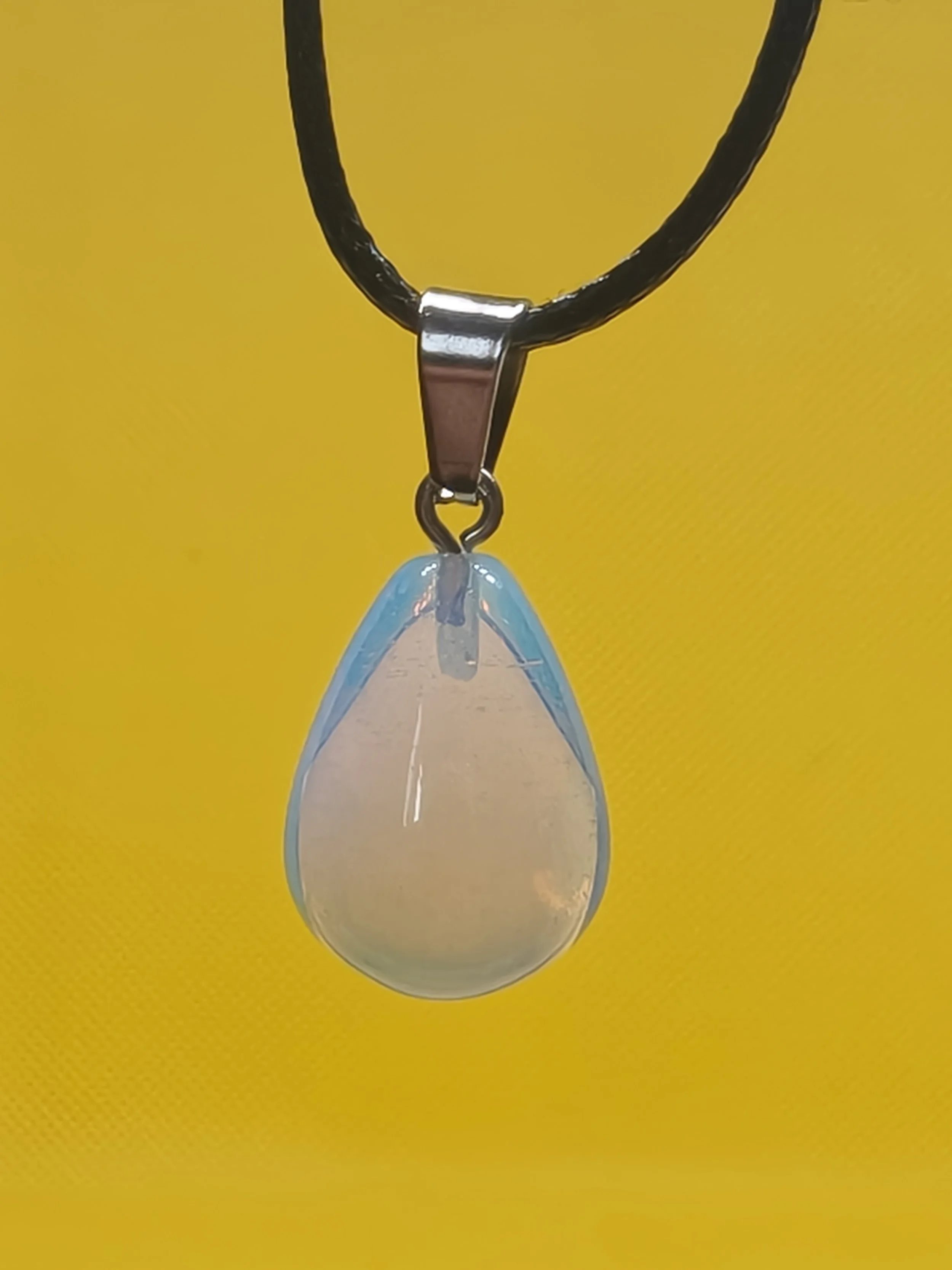 Teardrop Stone Pendent