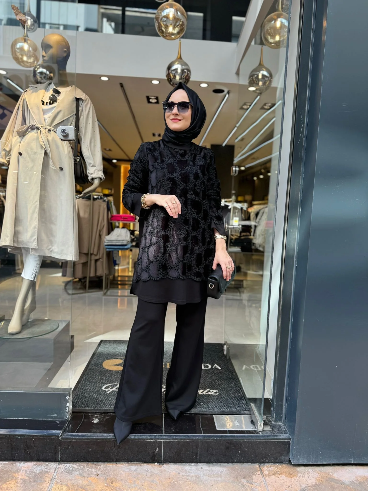 Lace Detail Velvet Set