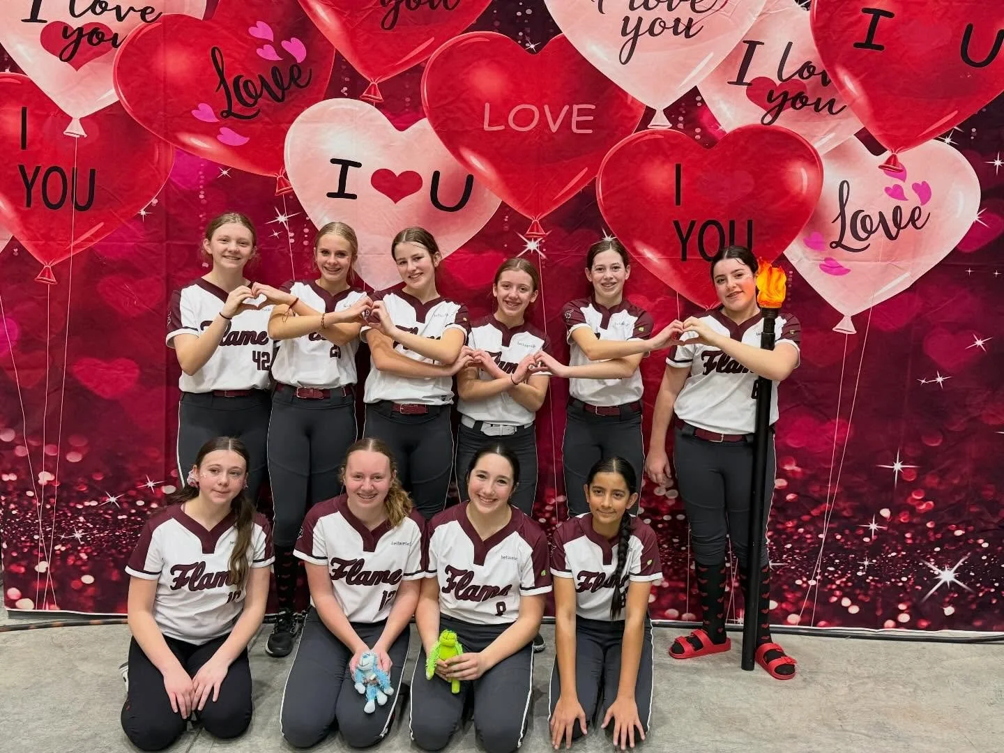 Congrats to @flamefastpitchsnake for their 3 for 3 pool play finish. They are heading into bracket play at Hearts and Diamonds as the #1 seed in the gold bracket!