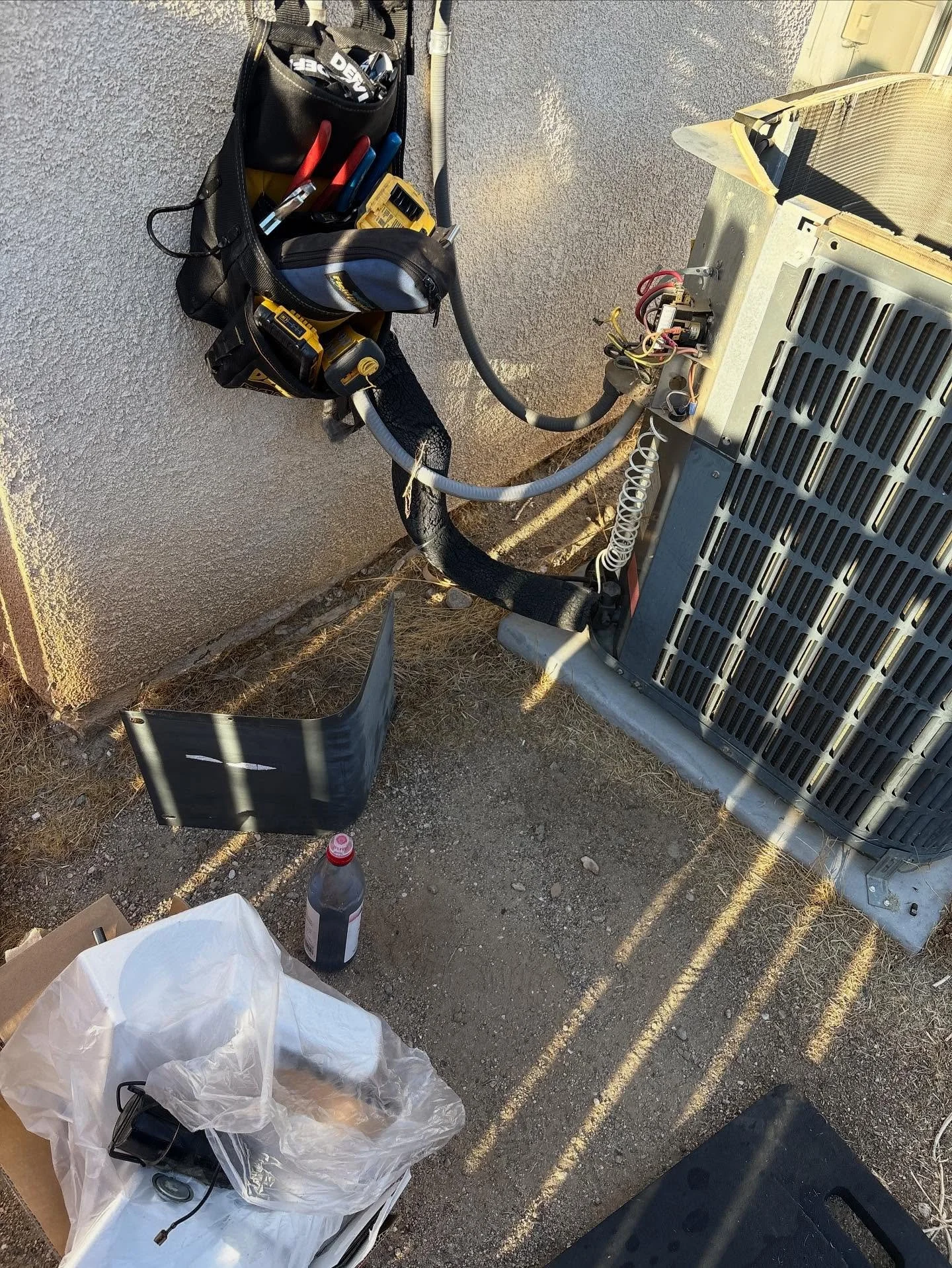 In this job a bad condenser fan motor was diagnosed when after pushing the contactor in with a new capacitor the fan still didn&rsquo;t turn on. And so after further inspecting, I ended up opening it inside and found the internal windings fried and f