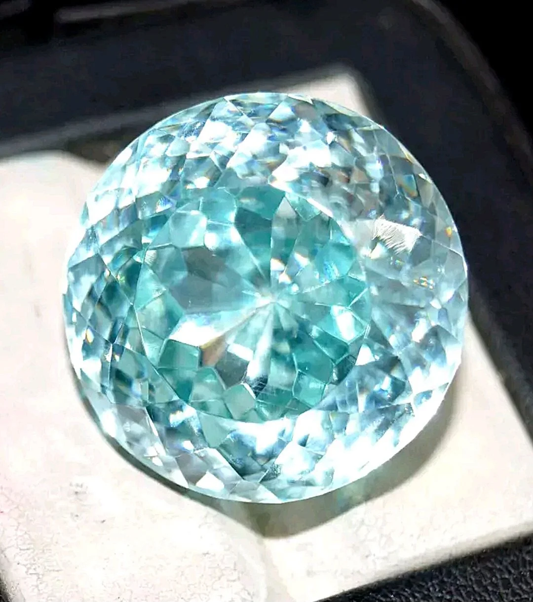 Aqua Round Zircon Cut Natural Zircon
