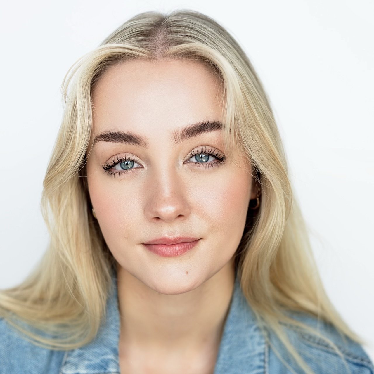 Holly Komorowski Headshot copy.jpg