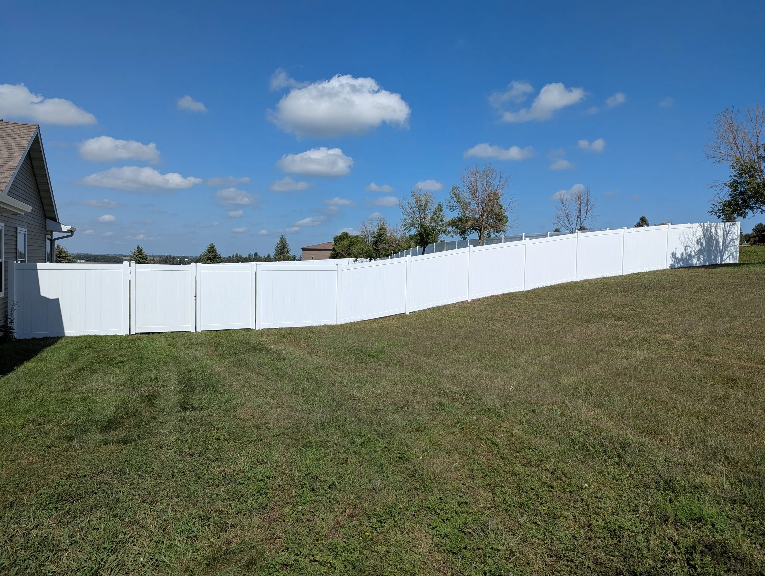 6 ft vinyl privacy white