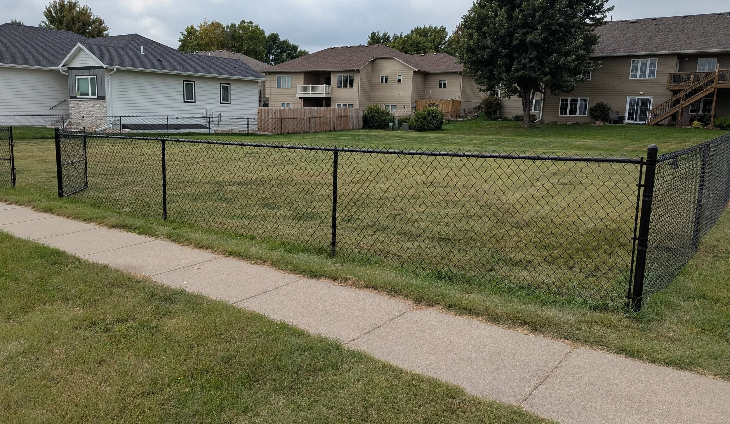 4 ft black chain link