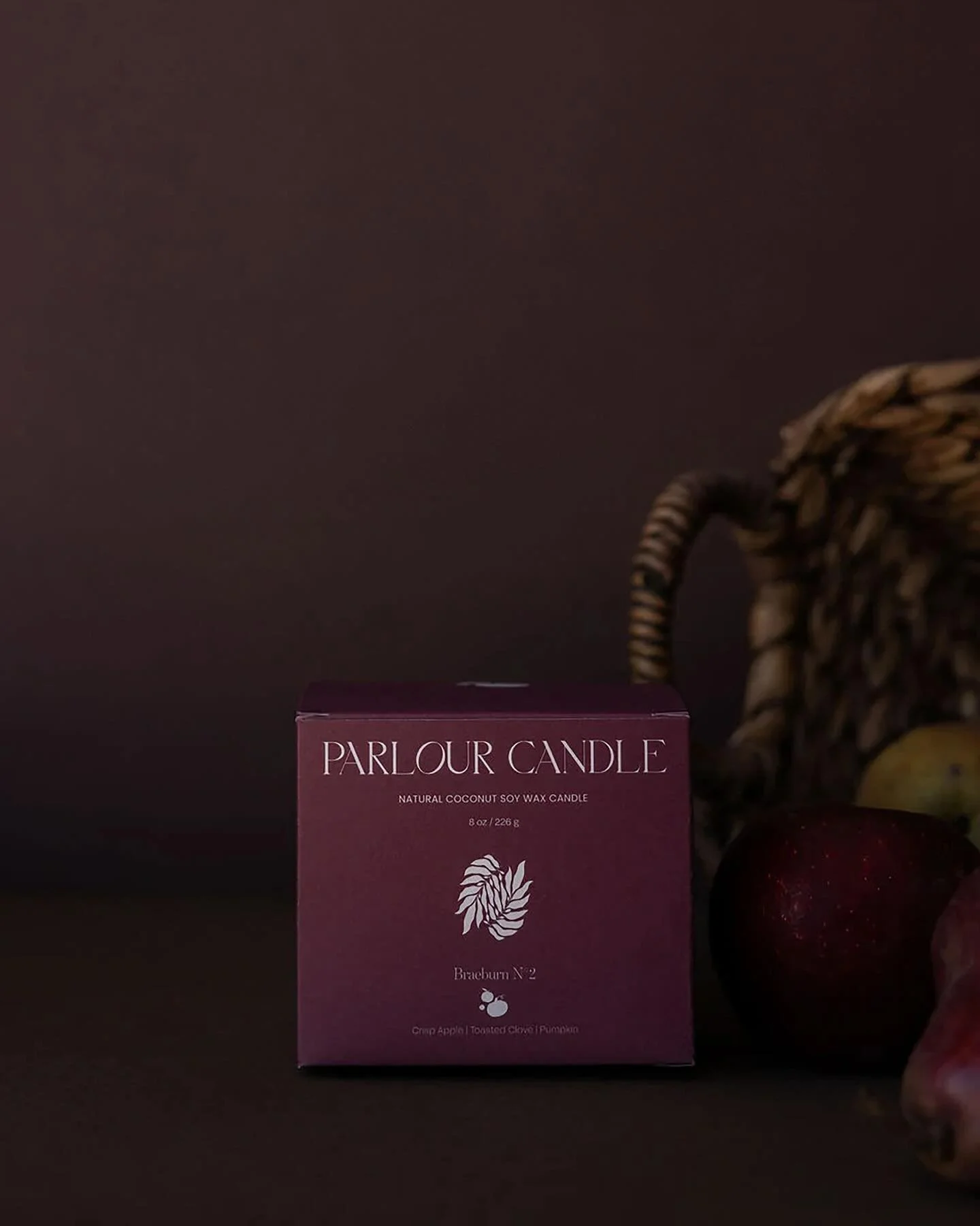 Last season I had the beautiful opportunity to work on expanding the @parlourcandle product line. Braeburn N&deg;2 is one of the scents that was brought into life, and fragrance that instantly sets the tone for the season.

The scent blends crisp app