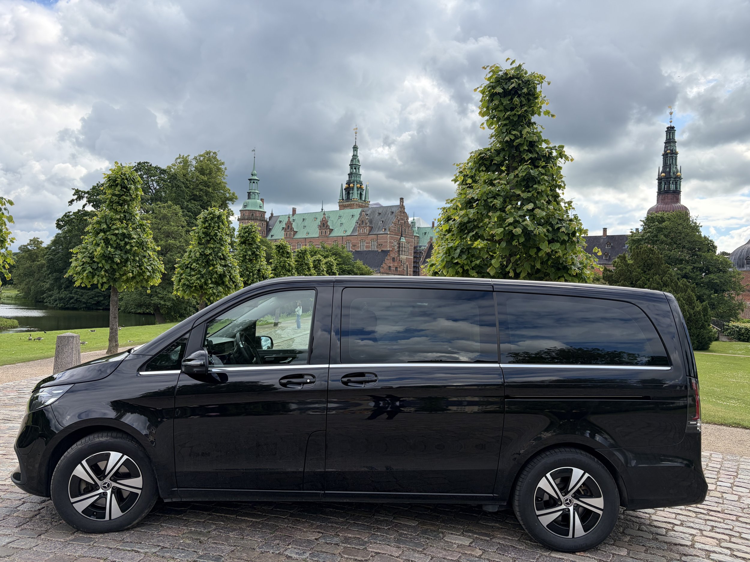 Royal Class Transfer Copenhagen at Frederiksborg Castle 