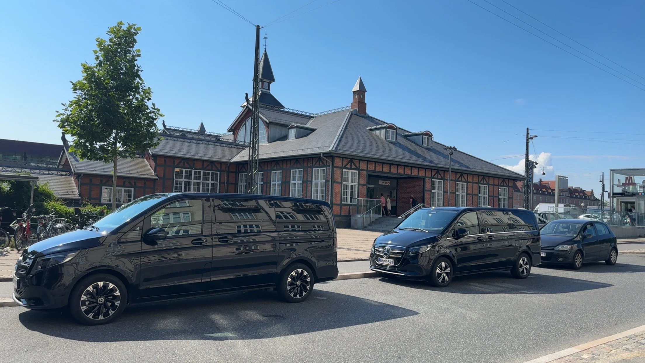 2 Royal Class Transfer Vans booked by the hour for VIP client photoshoot.